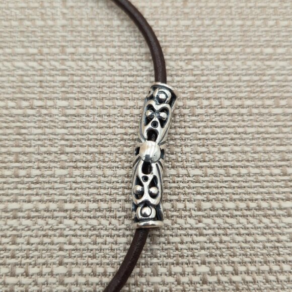 16 Inch Sterling Silver & Leather Unique Floral Pendant Necklace B690 - Picture 3 of 6